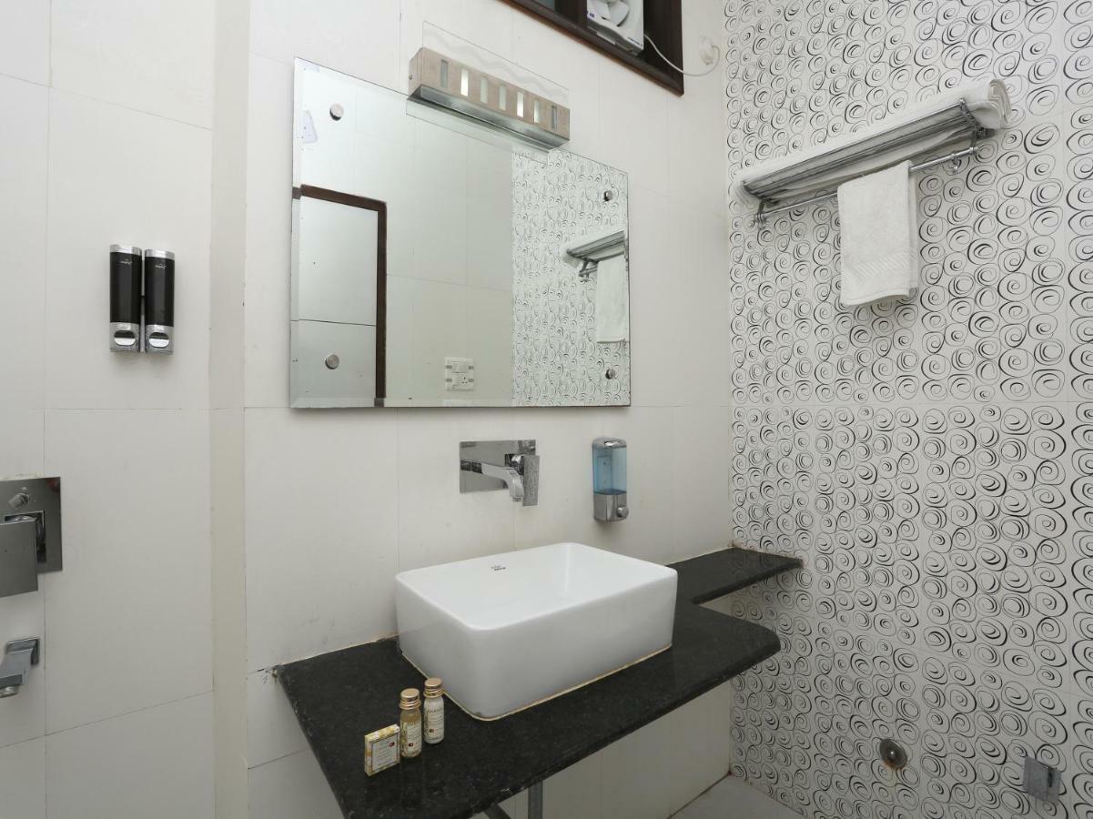 Bilberry Hotel Rewari Ngoại thất bức ảnh